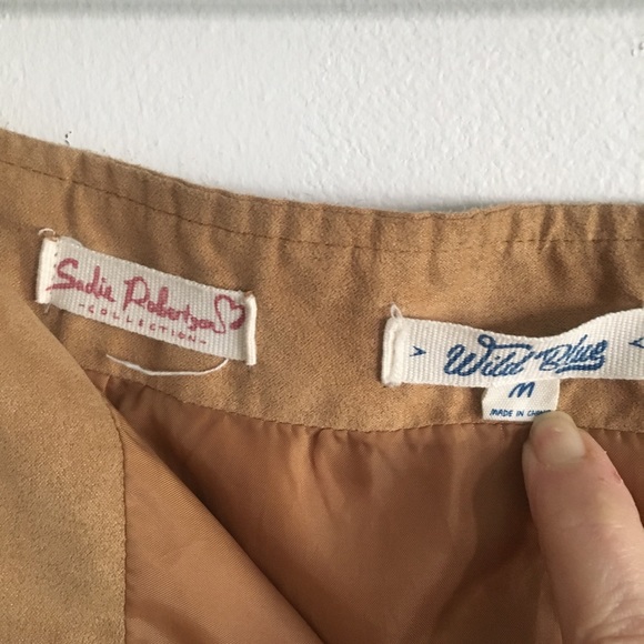 Sadie Robertson mini skirt - Picture 10 of 11